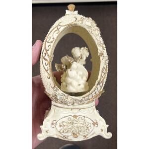 Vintage Musical Porcelain Egg With Angels Plays "Some Enchanted Evening" TB68